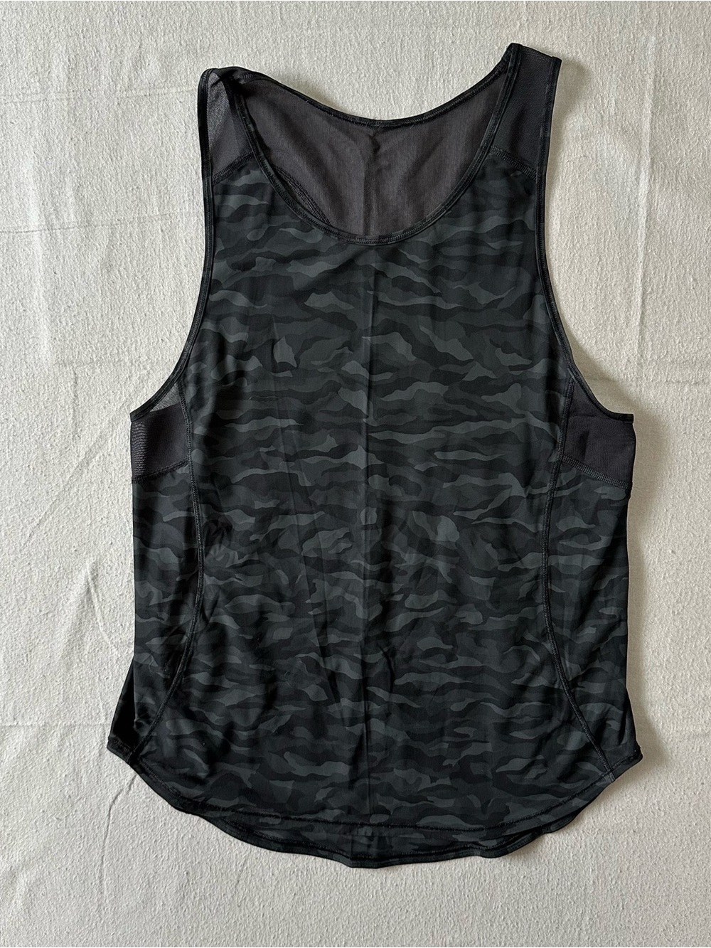 Lululemon Black Camo Racerback Tank Top Women’s Size 6 Athletic
